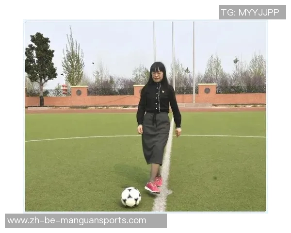 年轻女足球球星头像,展现未来足球新星风采,激情与梦想并肩前行 年轻女足球球星头像,展现未来足球新星风采,激情与梦想并肩前行